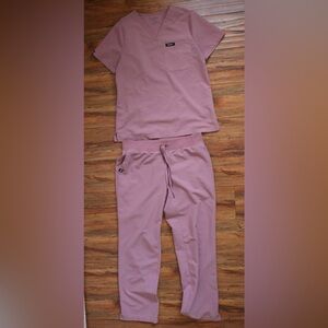 Jaanuu Premium Scrub Set -Blushing Pink Top XS &  Pants - SzS Petite